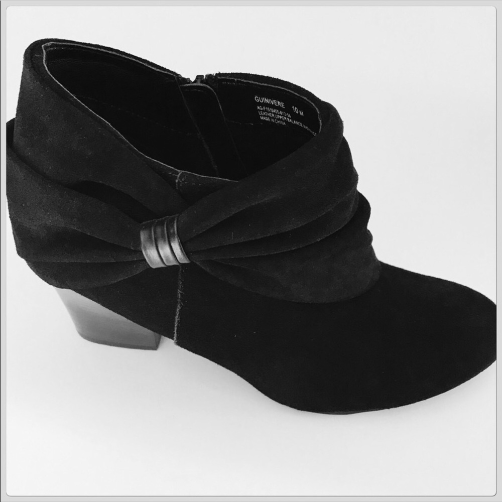 Andrew Geller Beautiful Black Suede Heeled Boots Size 10 Worn Once Like New - Picture 8 of 8